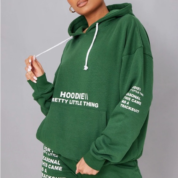 PRETTYLITTLETHING Forest Green Oversized Graphic Print Pocket Front Hoodie S NEW - Picture 2 of 7